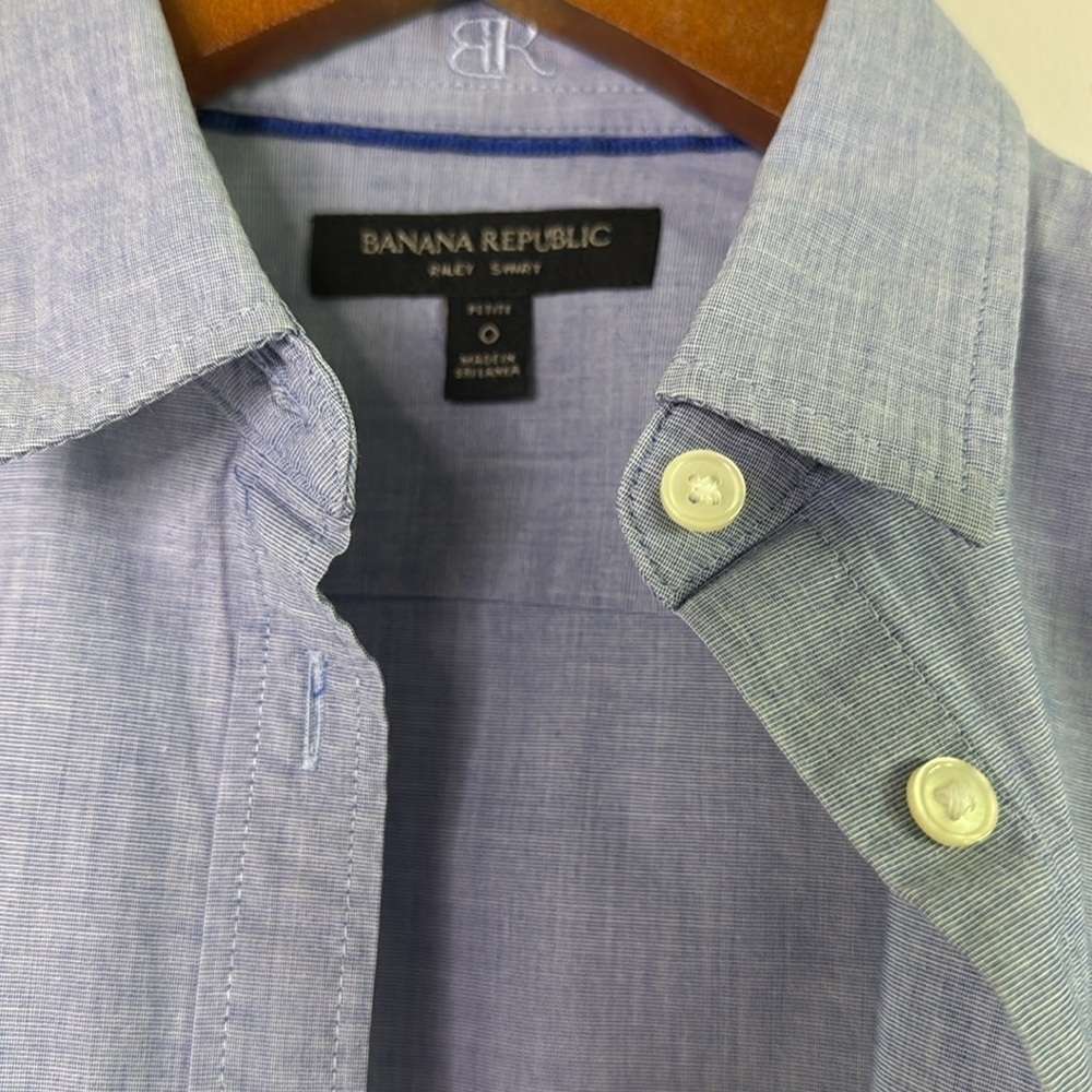 Banana Republic Riley Fitted Button Down Petite 0 - Picture 4 of 8